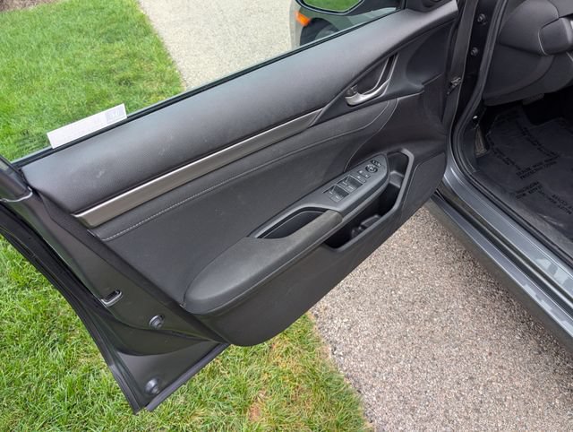 Used 2019 Honda Civic EX image 11