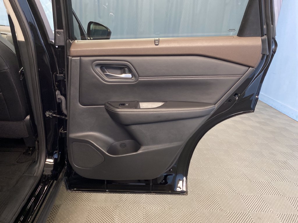 Used 2023 Nissan Rogue SV w/ SV Premium B Package AWD/4WD image 39