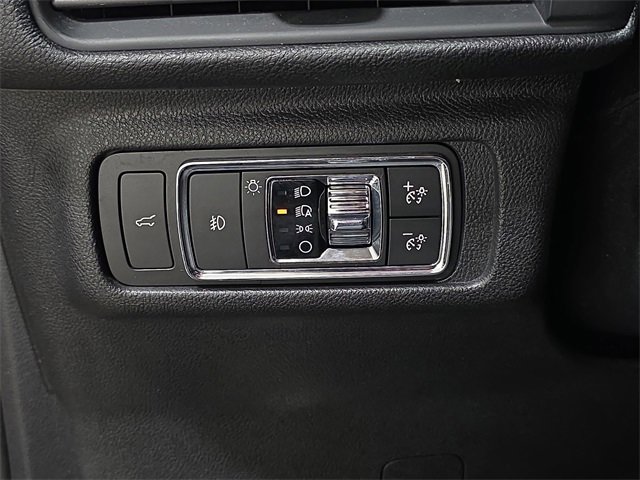 Used 2020 Lincoln Corsair Reserve w/ Equipment Group 201A image 26