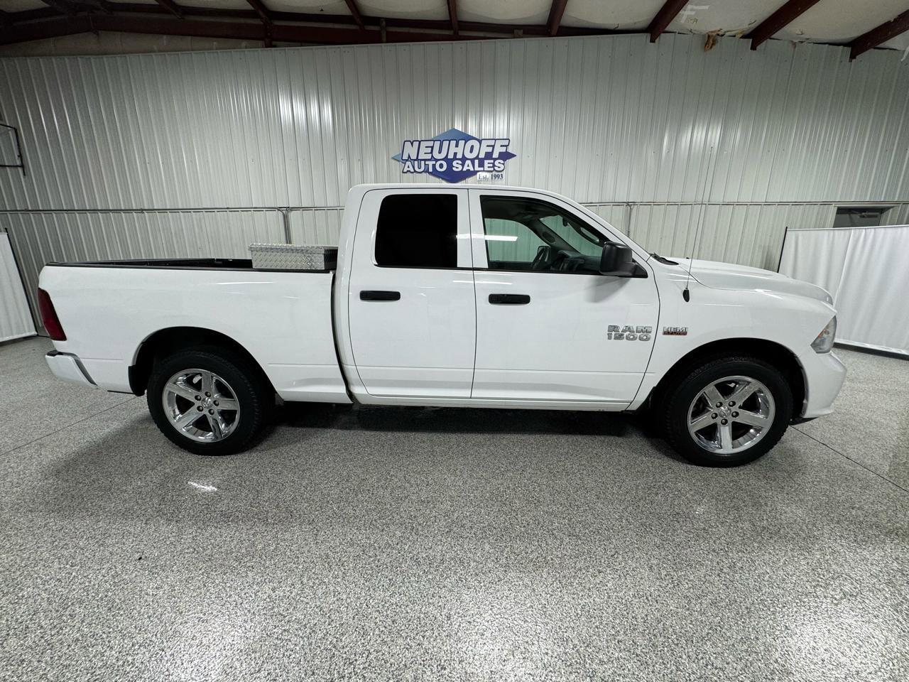 Used 2017 RAM 1500 Express image 1
