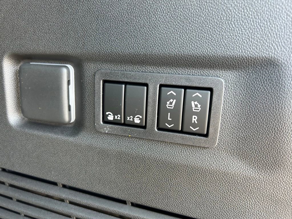 New 2026 Chevrolet Suburban High Country image 44