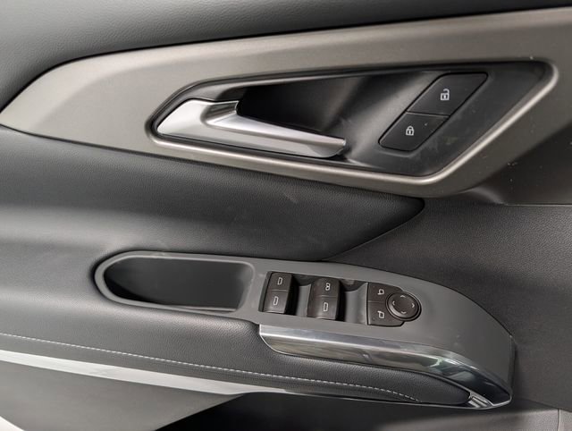 New 2026 Chevrolet Traverse LT image 11