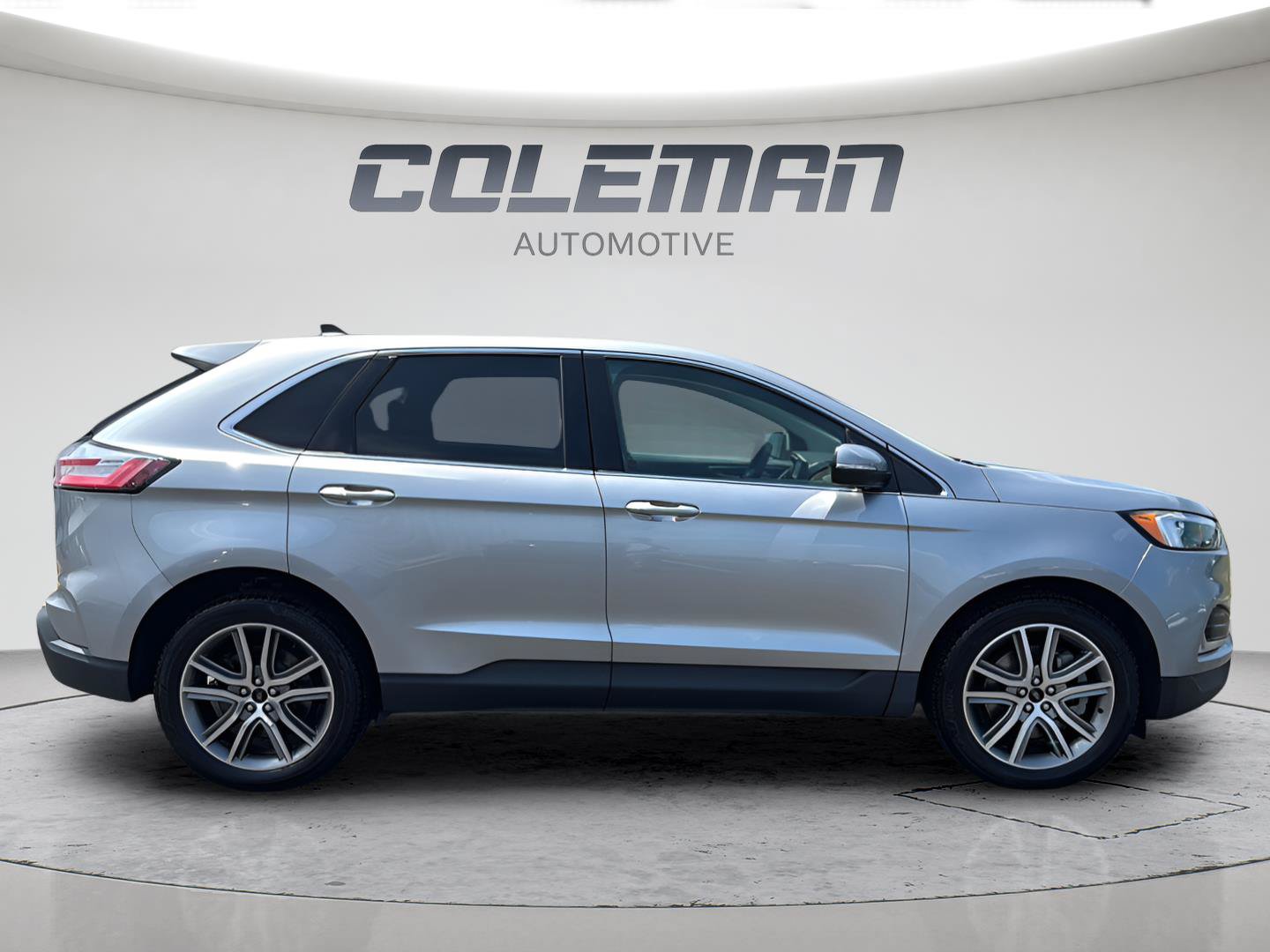 Used 2023 Ford Edge Titanium w/ Class II Trailer Tow Package AWD/4WD image 4