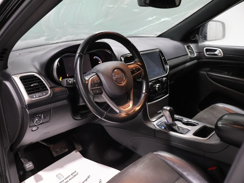 Used 2019 Jeep Grand Cherokee Altitude AWD/4WD image 3