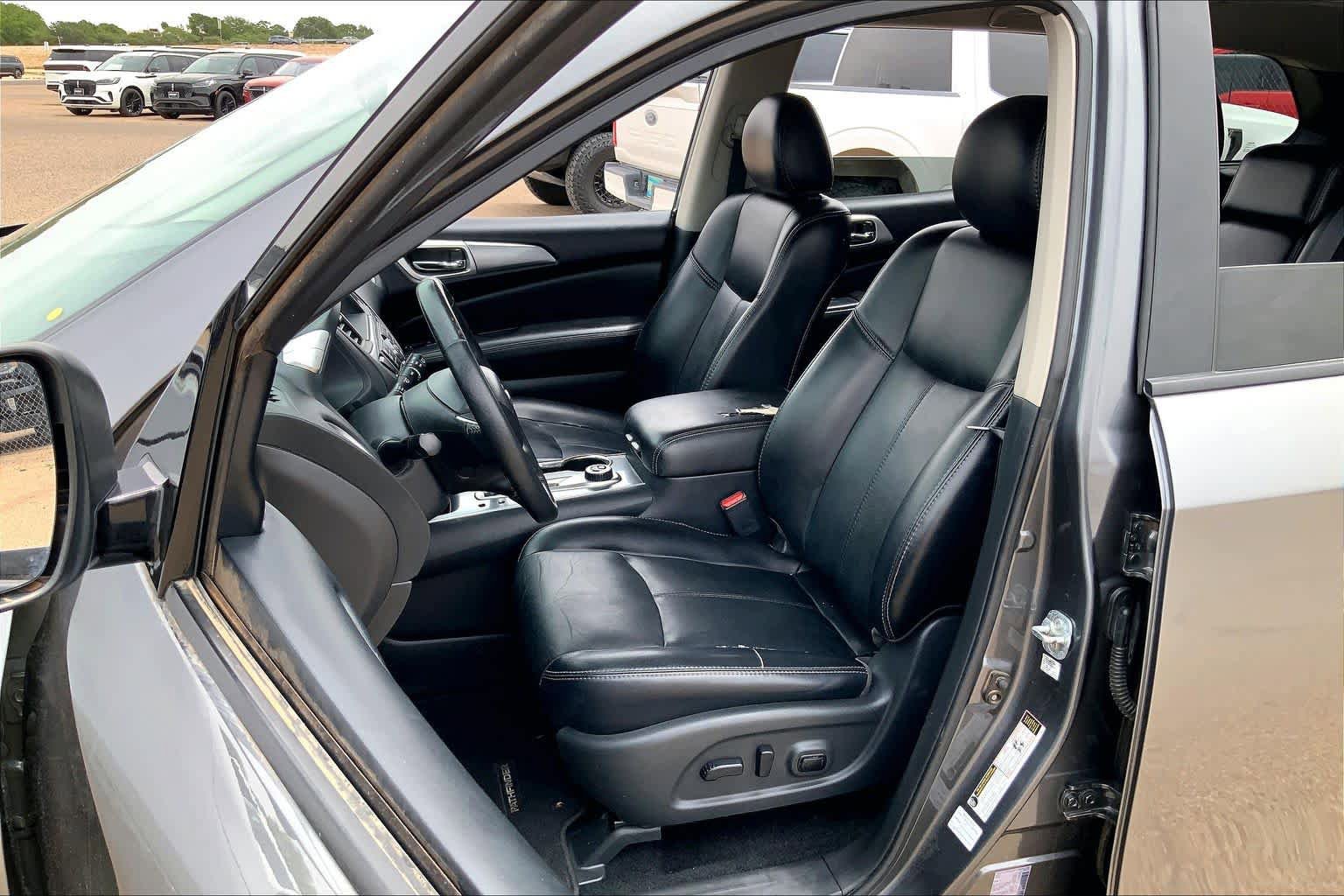 Used 2019 Nissan Pathfinder SL AWD/4WD image 8
