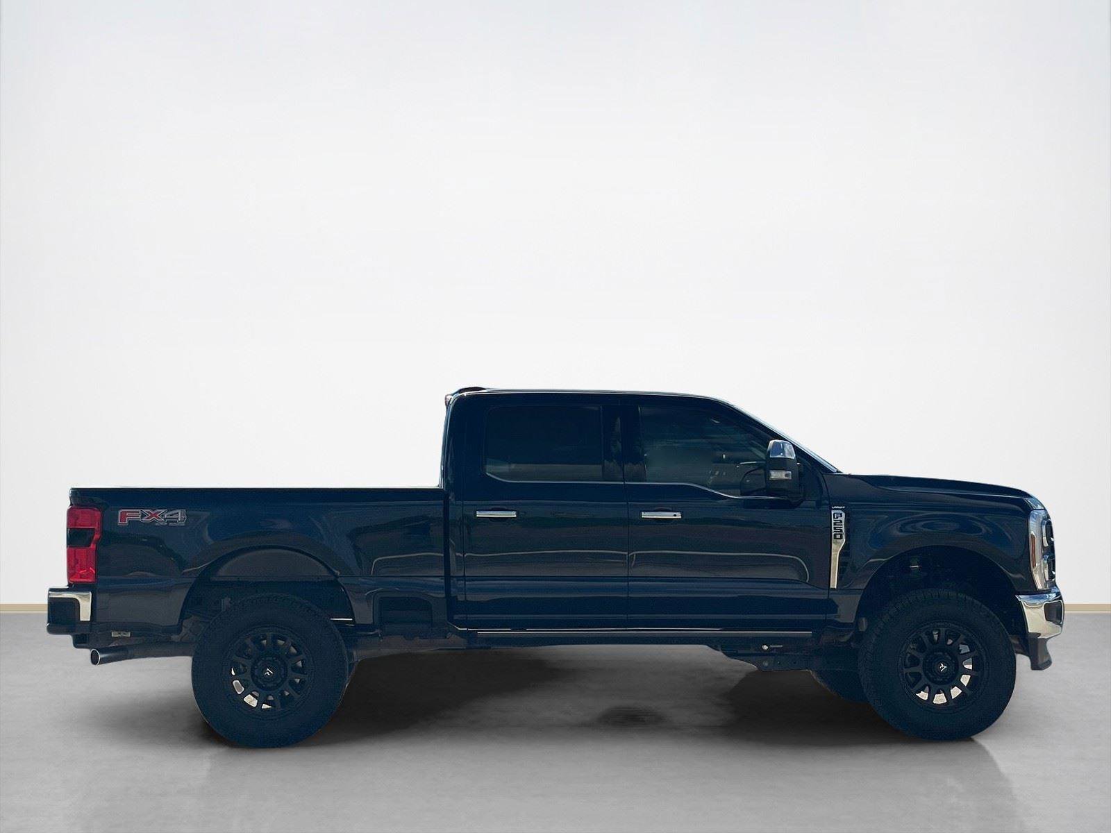 Used 2025 Ford F250 Lariat w/ Chrome Package image 8