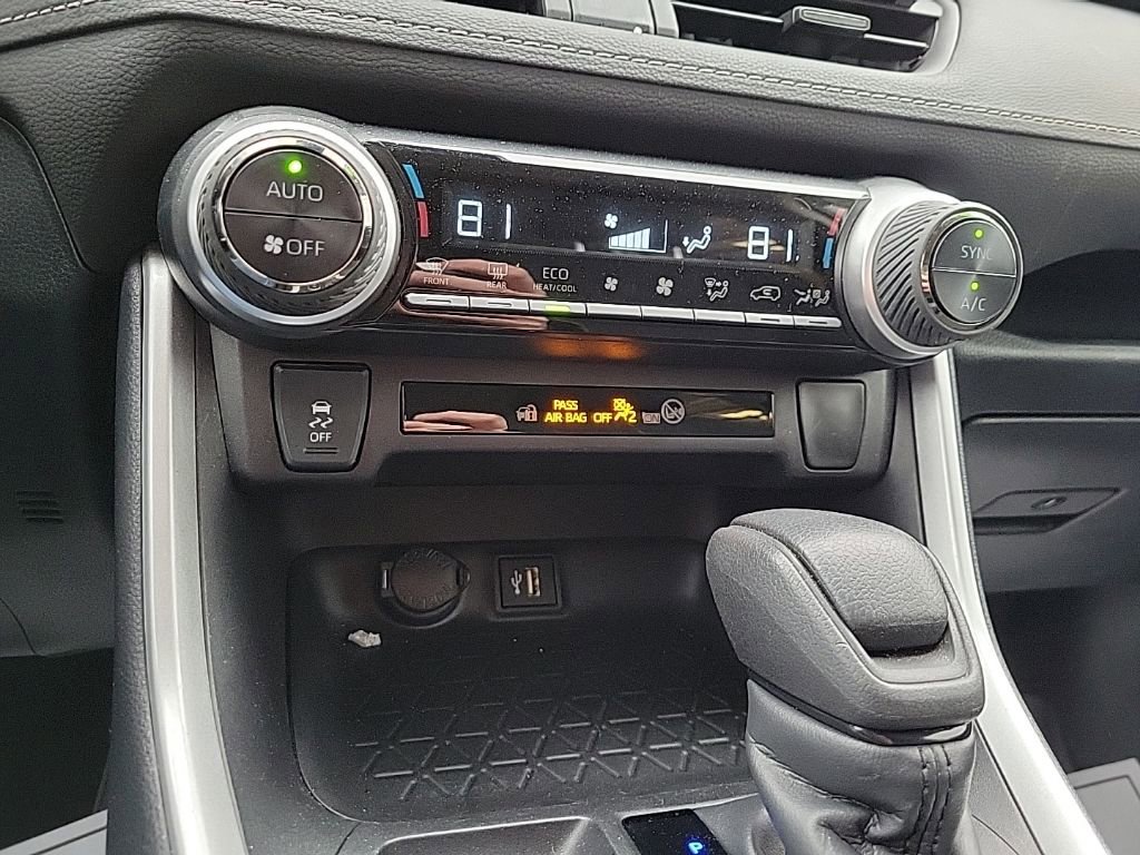Used 2024 Toyota RAV4 LE image 21