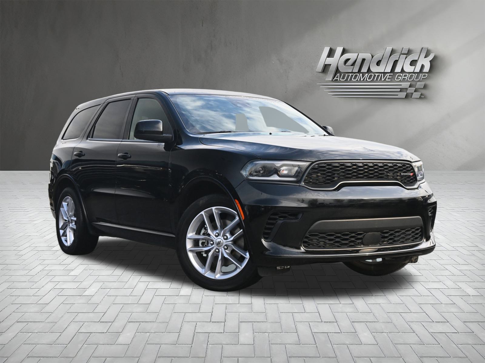 Used 2023 Dodge Durango GT image 2