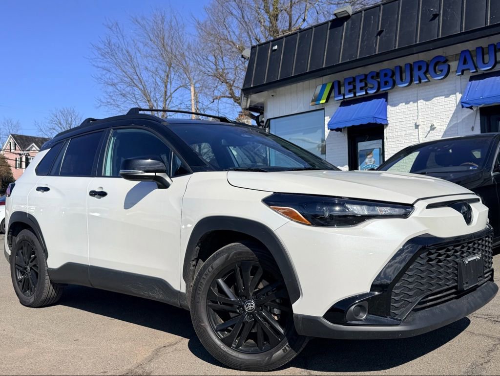 Used 2025 Toyota Corolla Cross AWD Hybrid w/ Moonroof Package image 1