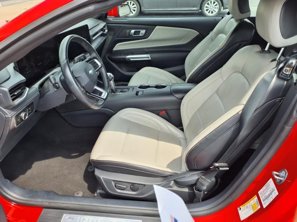 Used 2024 Ford Mustang Premium image 9