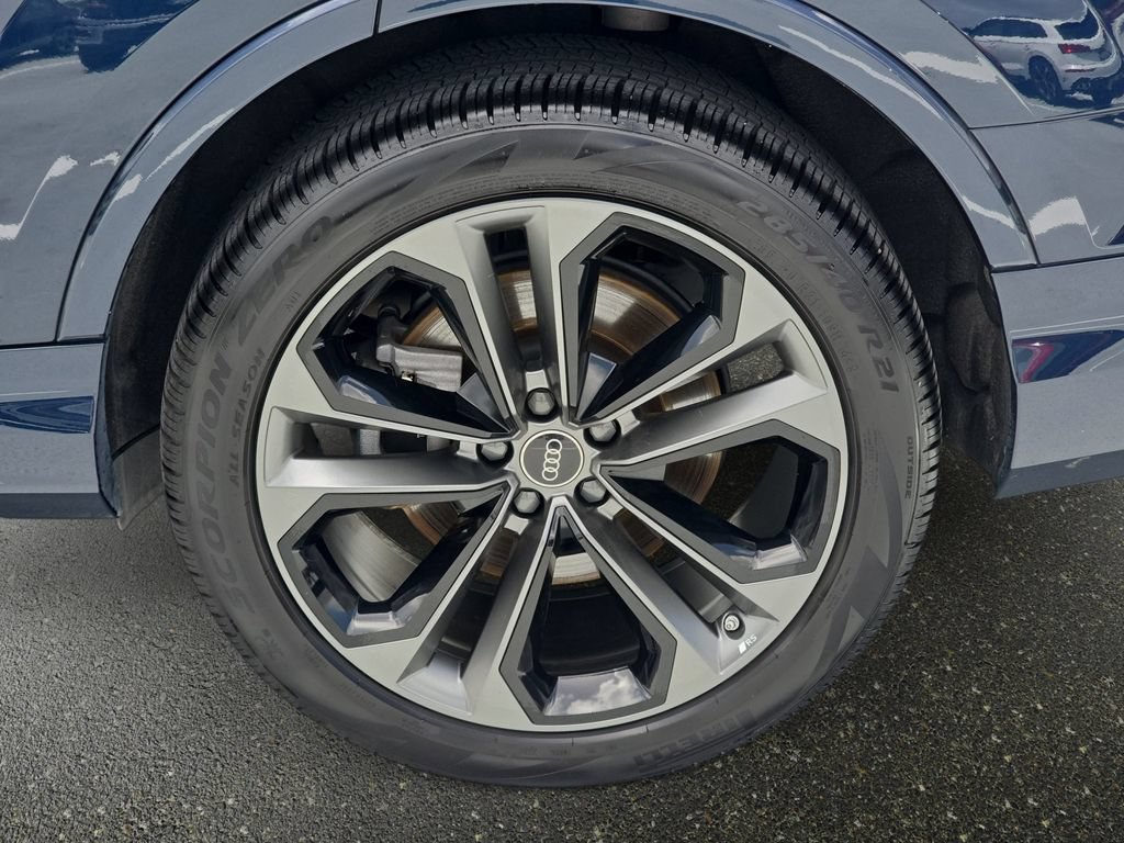 Used 2025 Audi Q7 3.0T Premium Plus AWD/4WD image 32