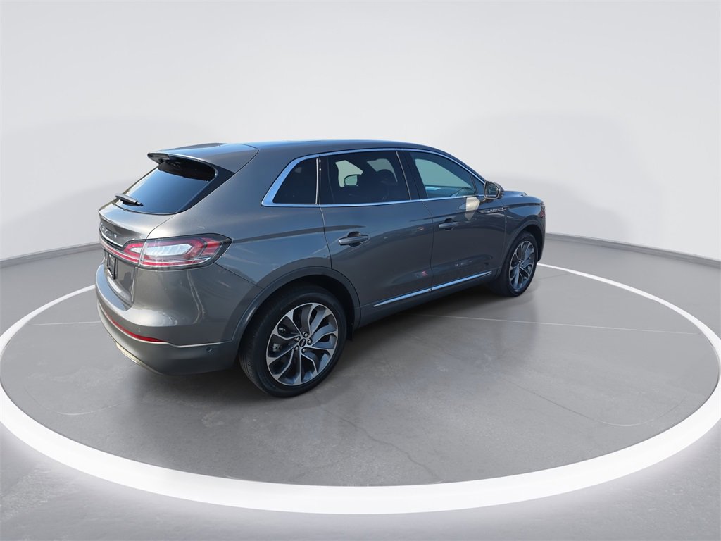 Used 2022 Lincoln Nautilus Reserve w/ Equipment Group 201A image 8