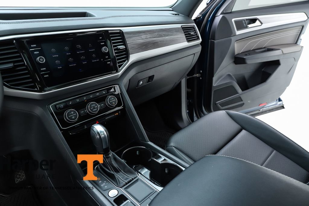 Used 2023 Volkswagen Atlas Cross Sport SE w/ Panoramic Sunroof Package FWD image 23