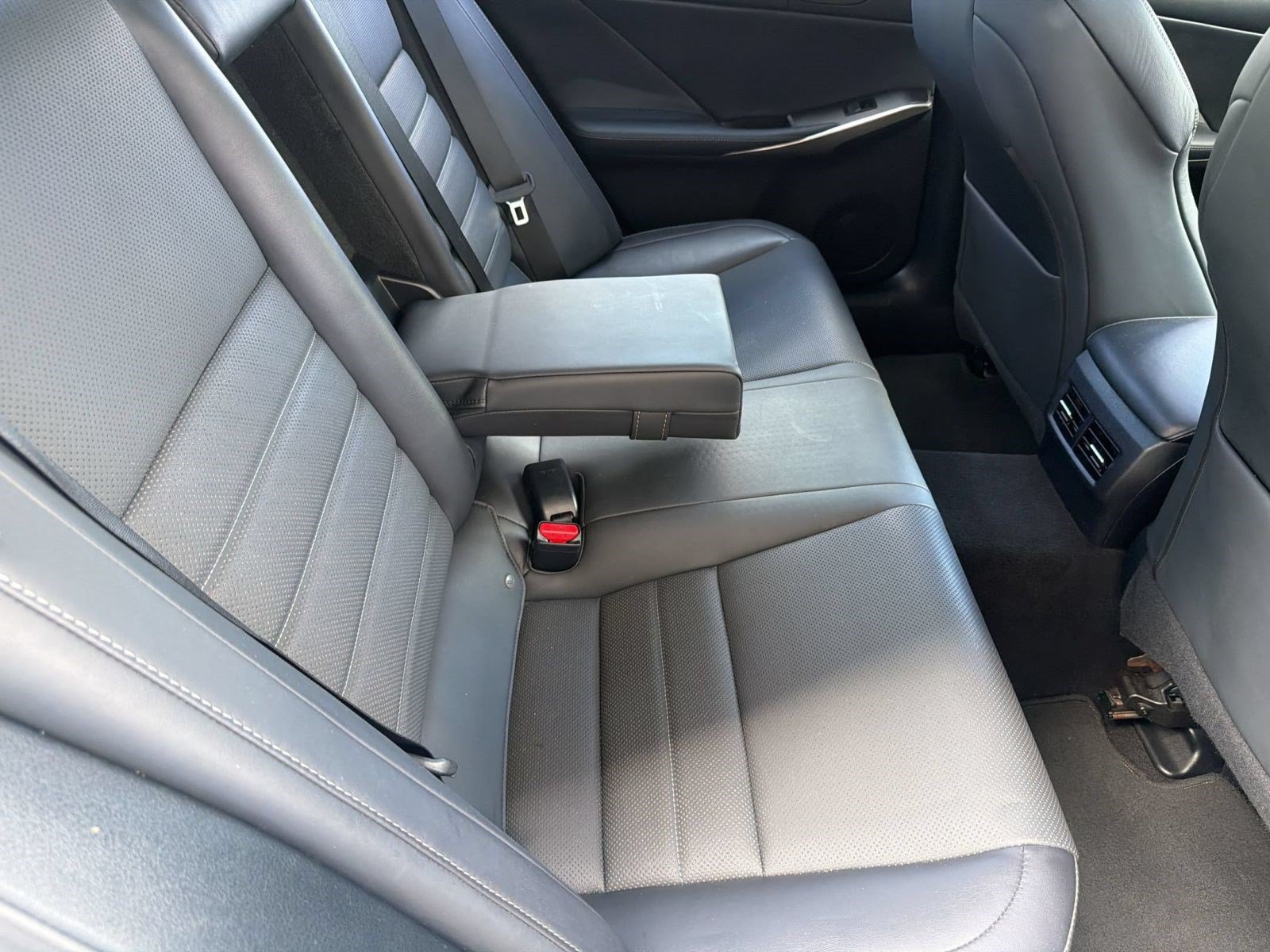 Used 2019 Lexus IS 300 F Sport w/ F Sport Package RWD image 32