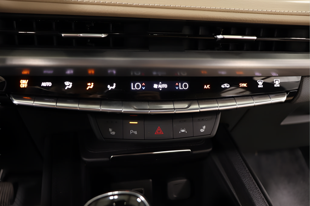 Used 2024 Cadillac XT4 Luxury FWD image 9