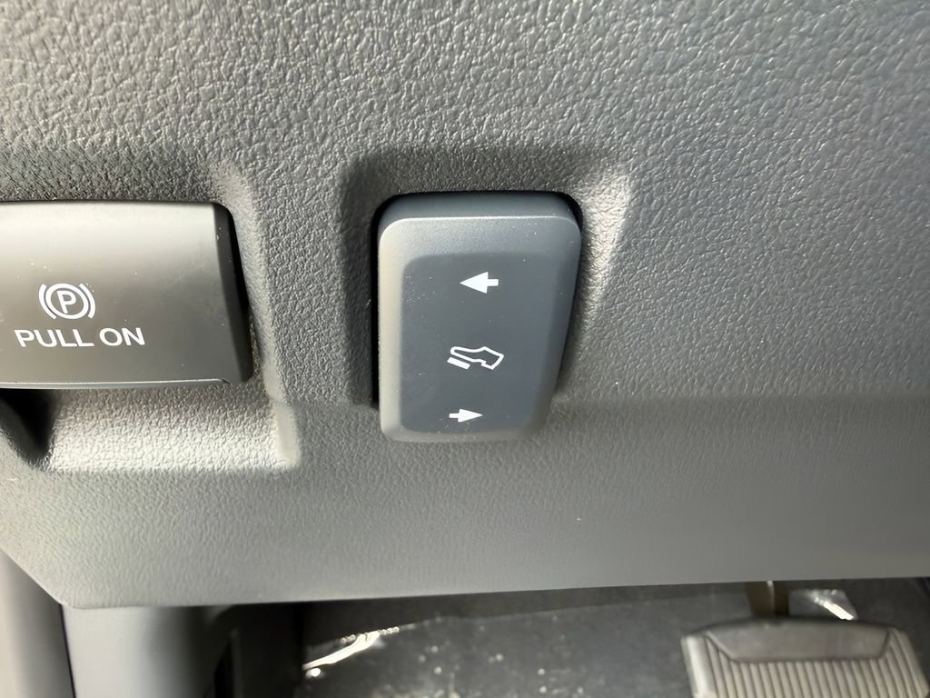 New 2026 Ford F350 Lariat w/ Black Appearance Package image 34