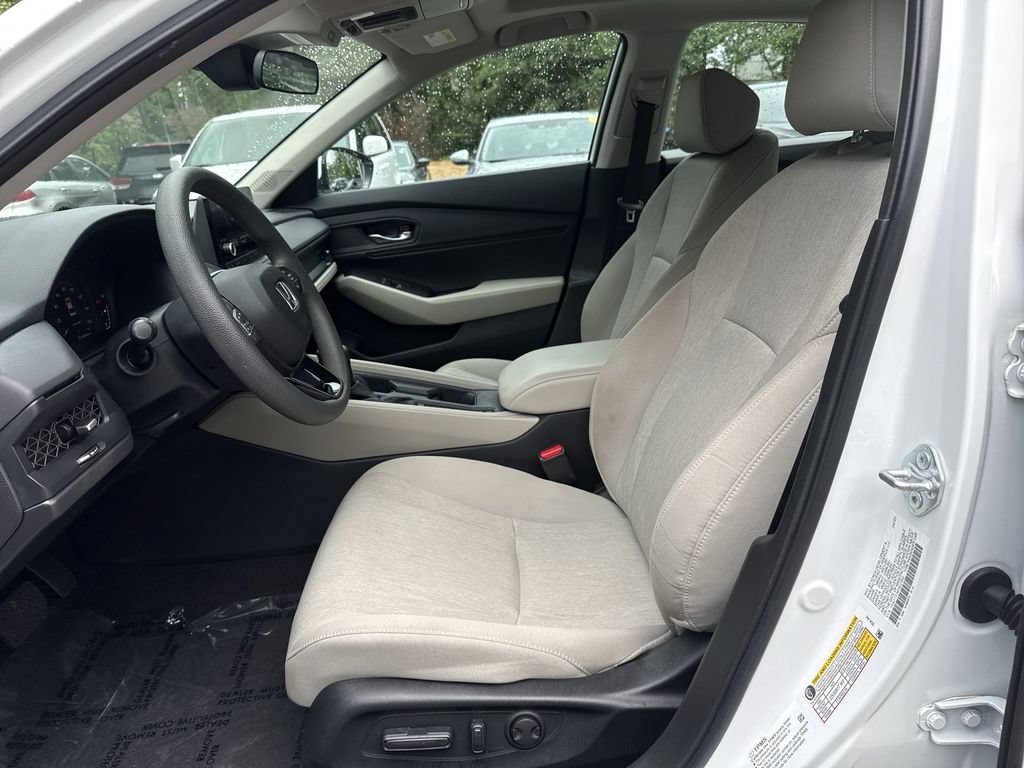 Used 2023 Honda Accord EX image 13