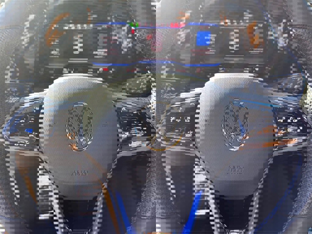 Used 2024 Volkswagen Golf R image 22