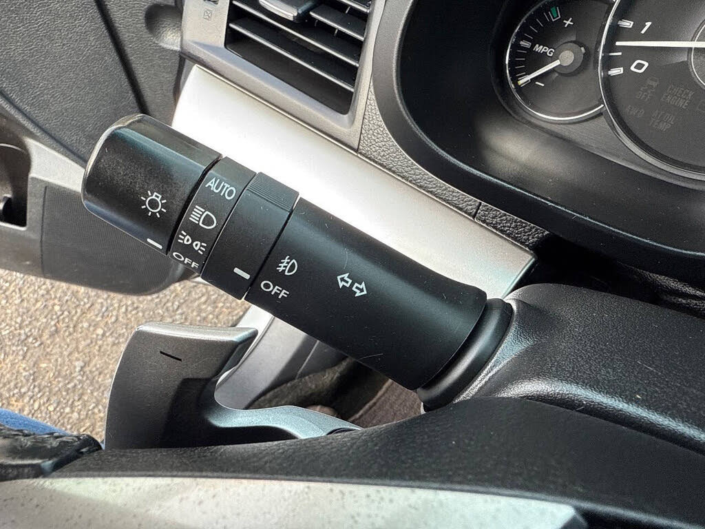 Used 2012 Subaru Outback 2.5i Premium w/ All-Weather Pkg image 30