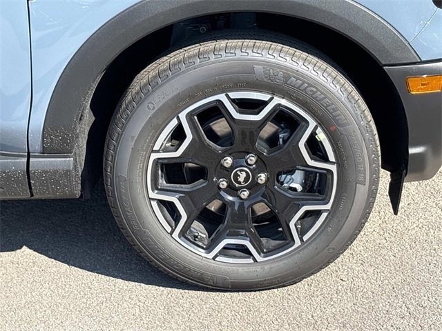 New 2025 Ford Bronco Sport Outer Banks image 9