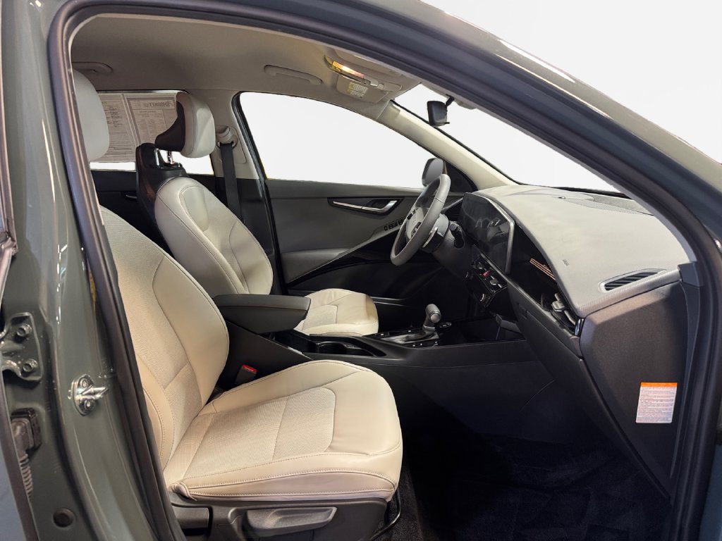 Used 2024 Kia Niro EX FWD image 26