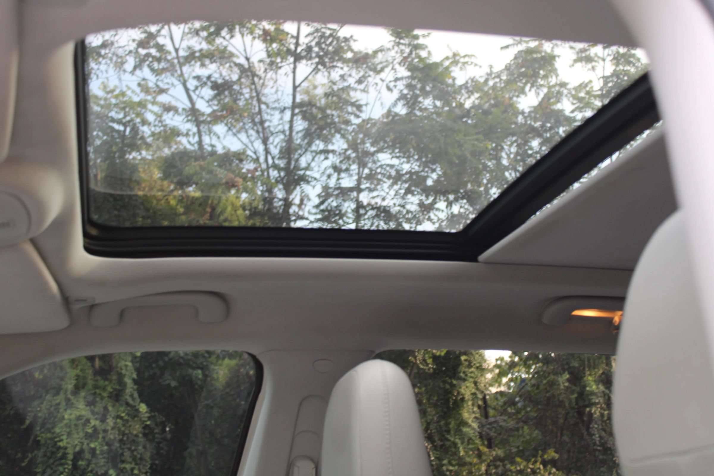 Used 2019 Jeep Compass Latitude FWD image 17