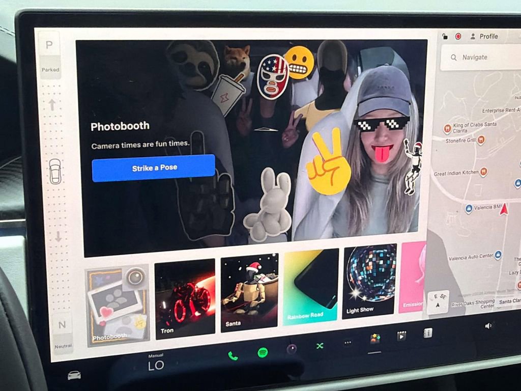 Used 2022 Tesla Model S Plaid image 24