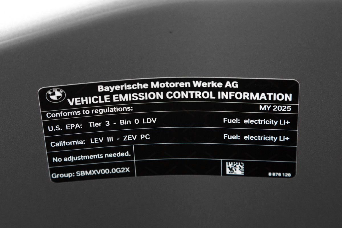 New 2025 BMW i7 xDrive60 image 35