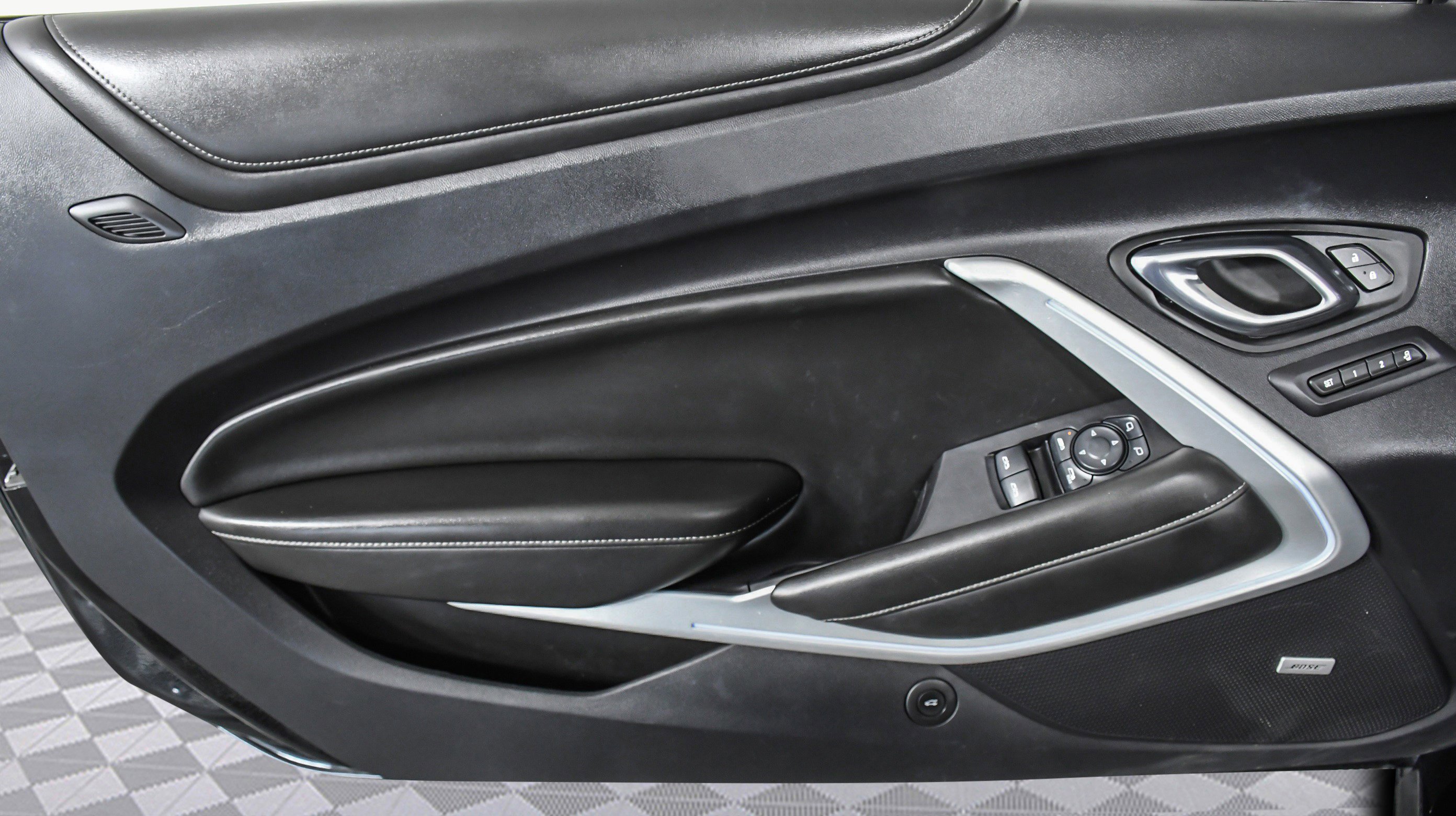 Used 2016 Chevrolet Camaro LT image 21