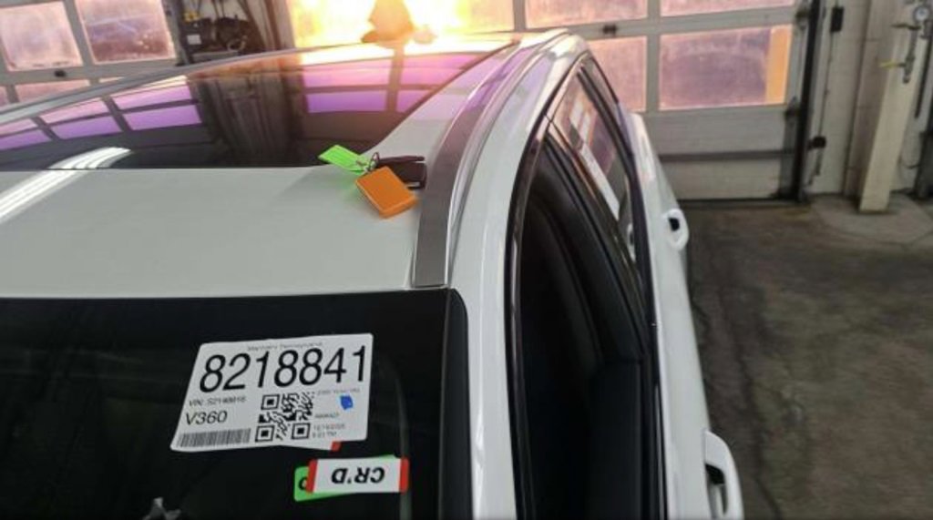 Certified 2025 Volvo V60 B5 Cross Country Plus image 6