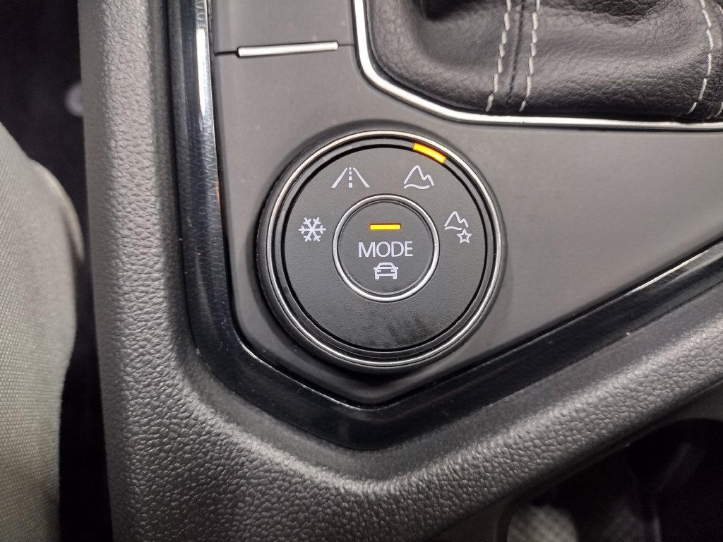 Certified 2025 Volkswagen Taos S AWD/4WD image 26