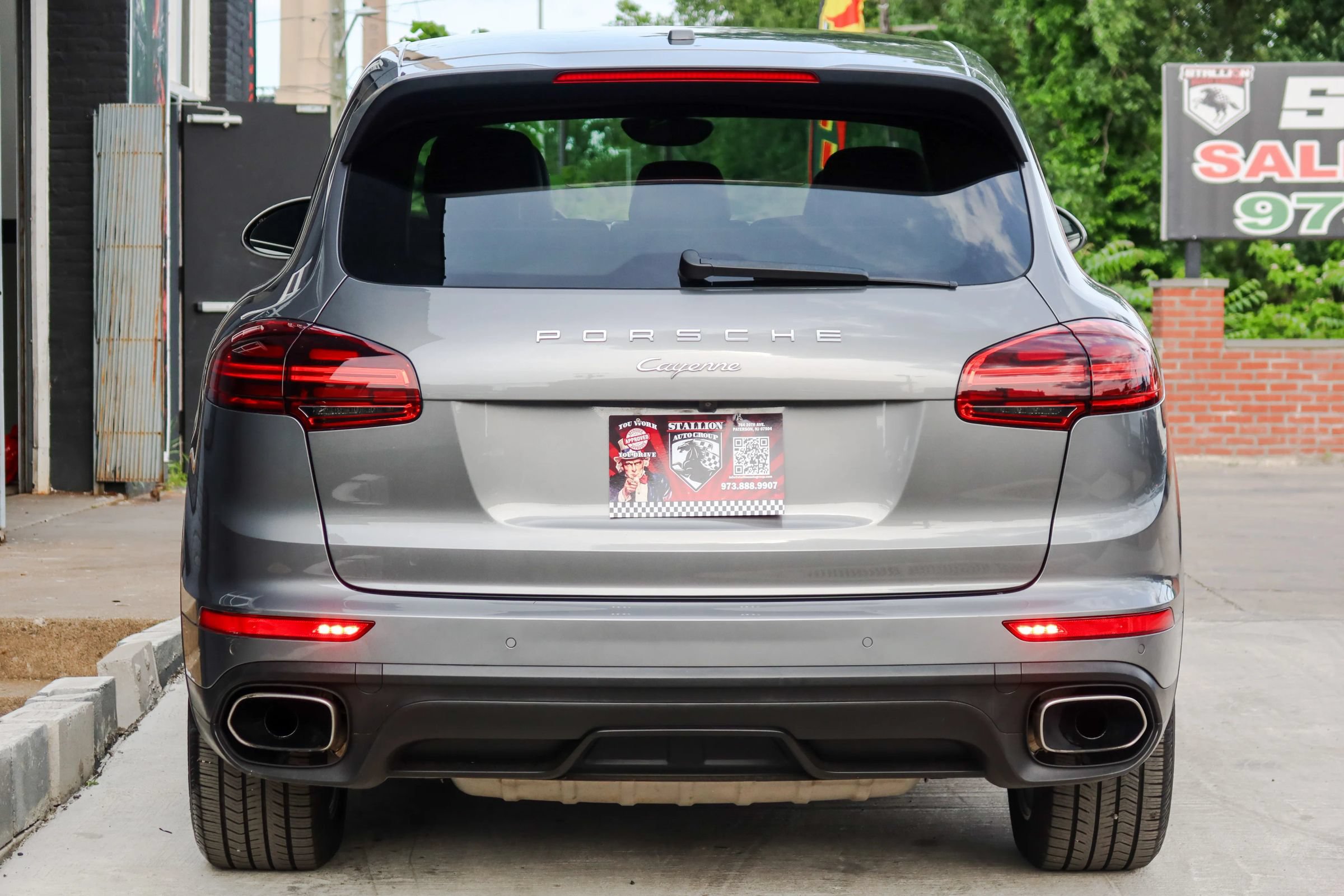 Used 2016 Porsche Cayenne w/ Premium Package AWD/4WD image 7