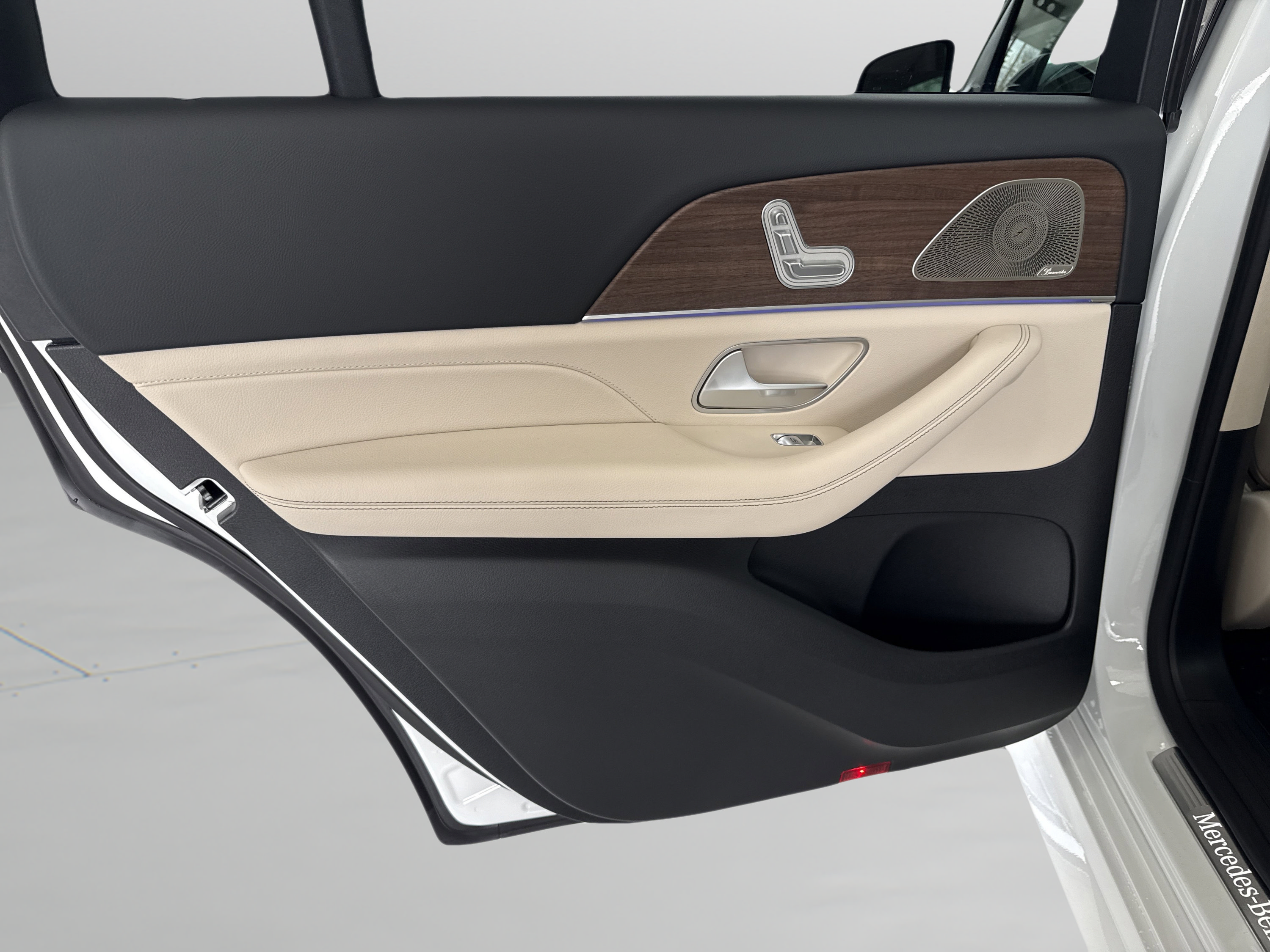 Certified 2026 Mercedes-Benz GLS 450 4MATIC image 31