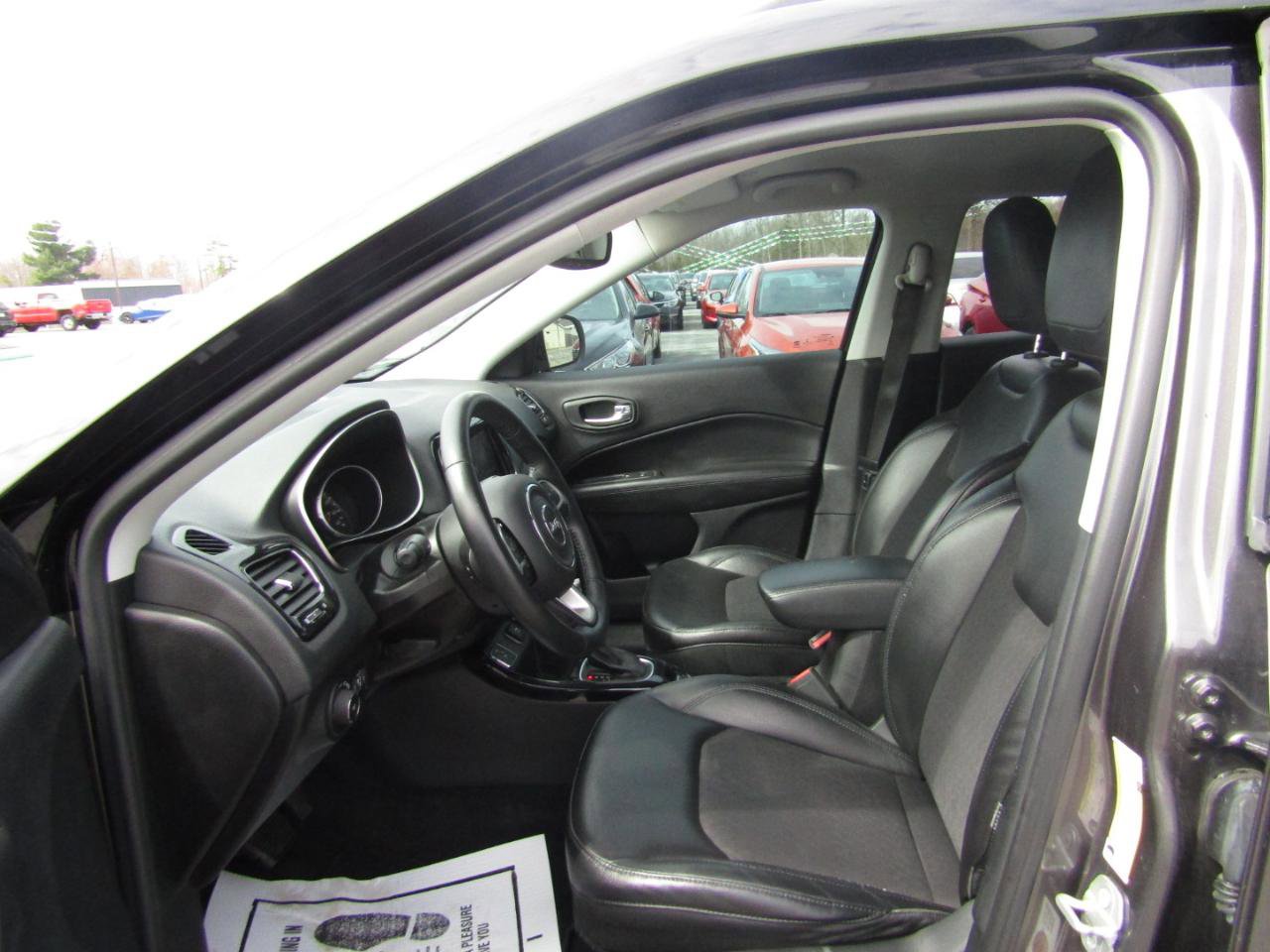 Used 2018 Jeep Compass Altitude w/ Popular Equipment Group image 16