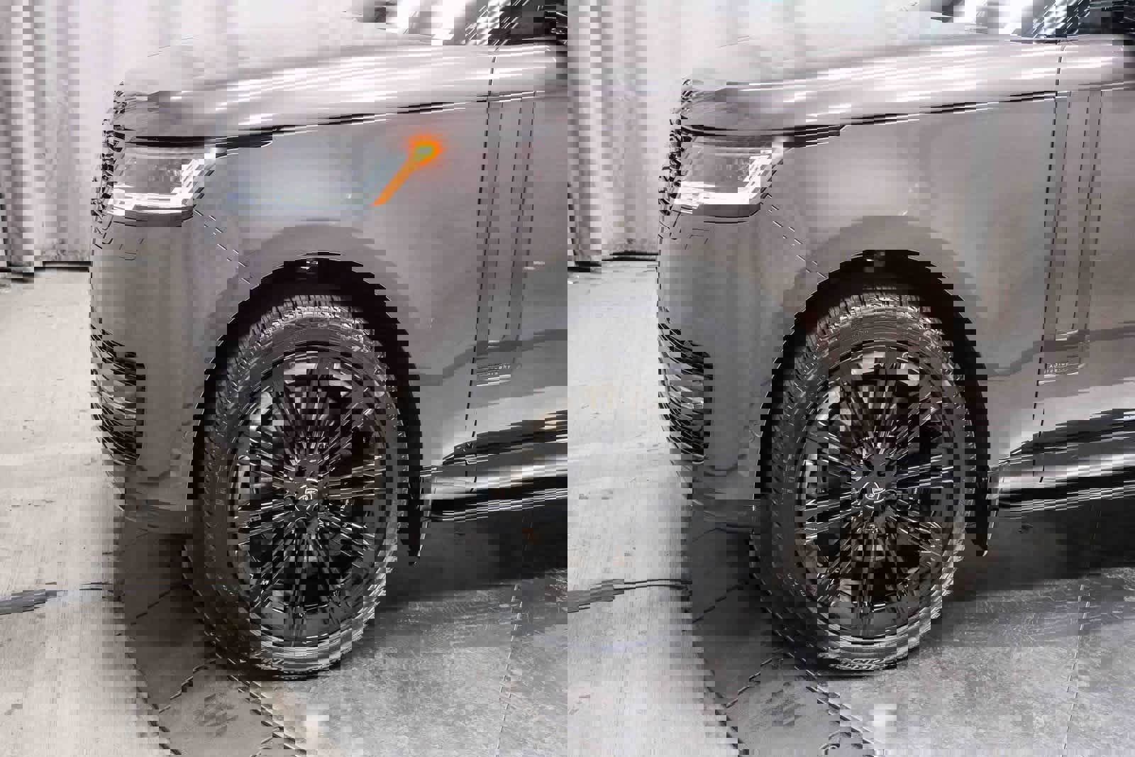 Used 2025 Land Rover Range Rover Long Wheelbase Autobiography image 11