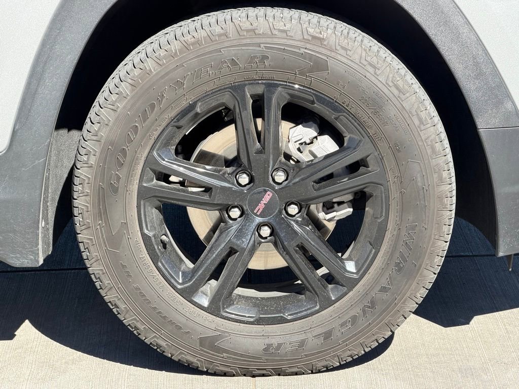 Used 2024 GMC Terrain AT4 w/ Tech Package image 8