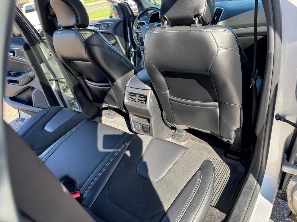 Used 2019 Ford Edge ST w/ Convenience Package AWD/4WD image 26