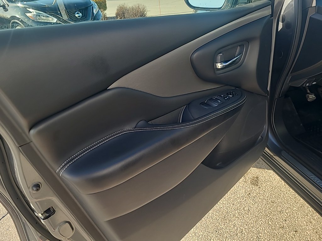 Used 2022 Nissan Murano S AWD/4WD image 11