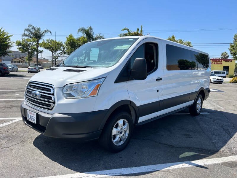 Used 2017 Ford Transit 350 XLT RWD image 3