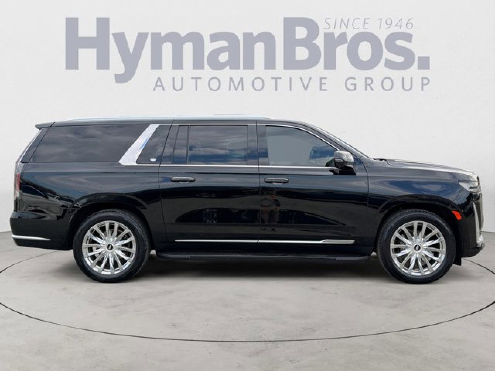 Used 2022 Cadillac Escalade ESV Premium Luxury w/ Performance Package image 2