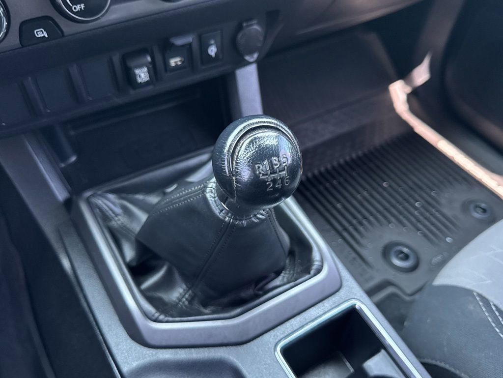 Used 2020 Toyota Tacoma TRD Off-Road AWD/4WD image 10