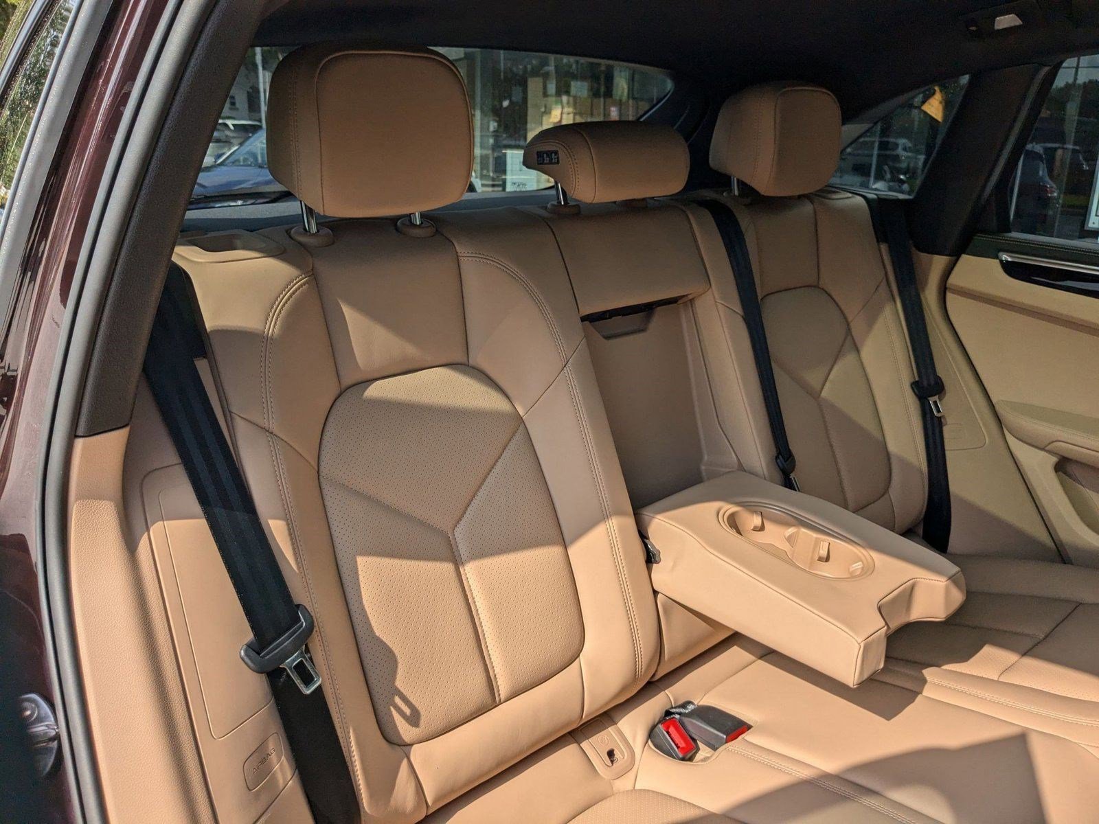 Certified 2025 Porsche Macan image 25