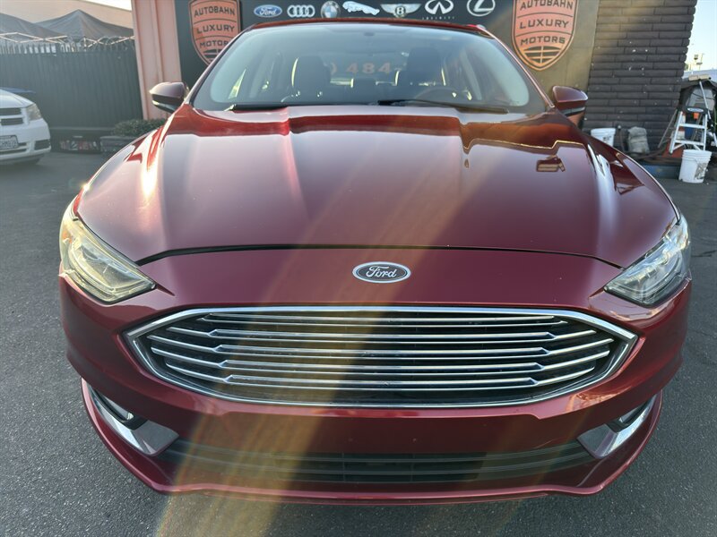 Used 2018 Ford Fusion SE w/ Equipment Group 201A FWD image 3