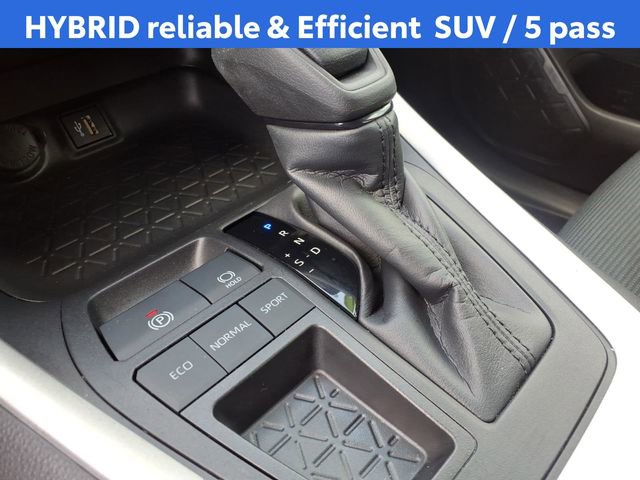 Used 2023 Toyota RAV4 LE FWD image 6
