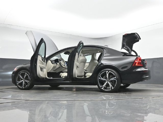 Used 2023 Volvo S60 B5 Ultimate w/ Protection Package Premier FWD image 53