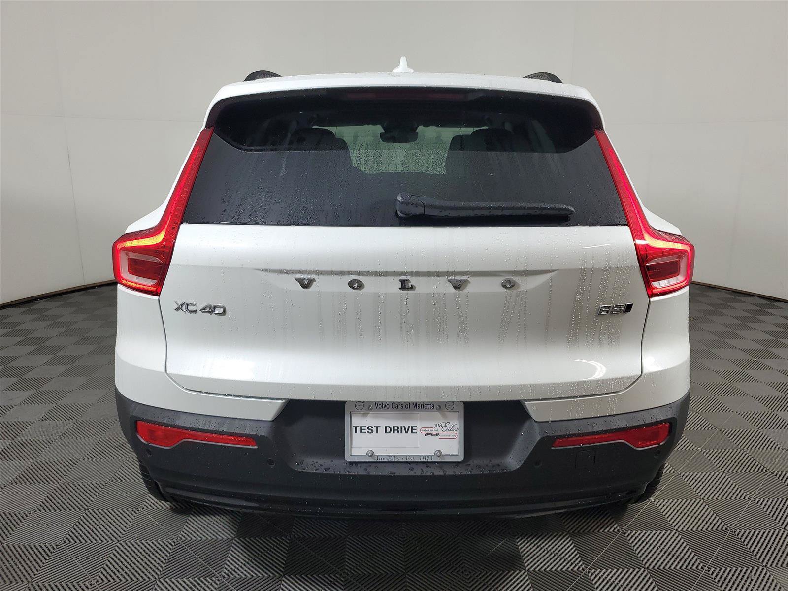 New 2026 Volvo XC40 B5 Plus w/ Protection Package Premier AWD/4WD image 5