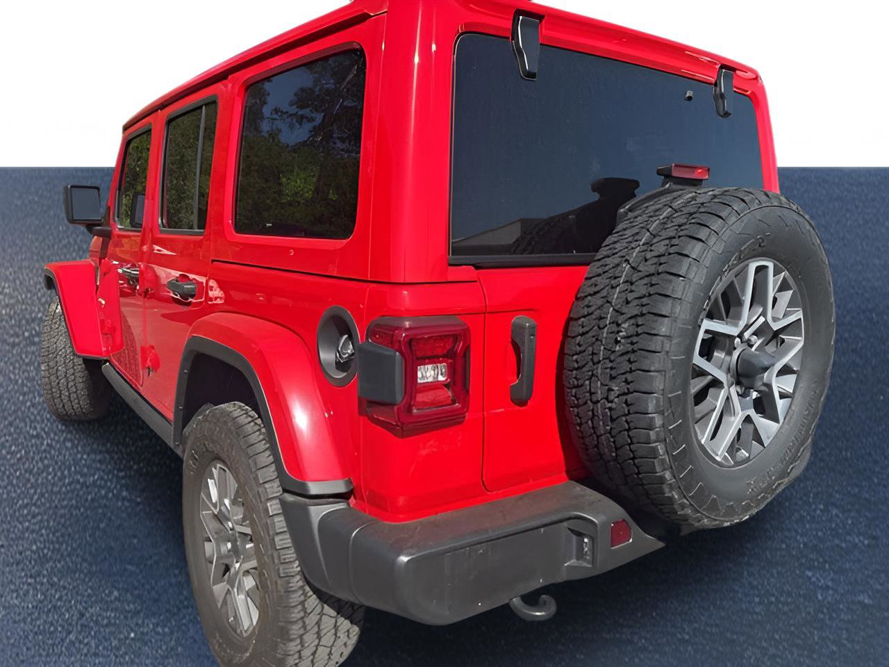 Used 2024 Jeep Wrangler Sahara image 5