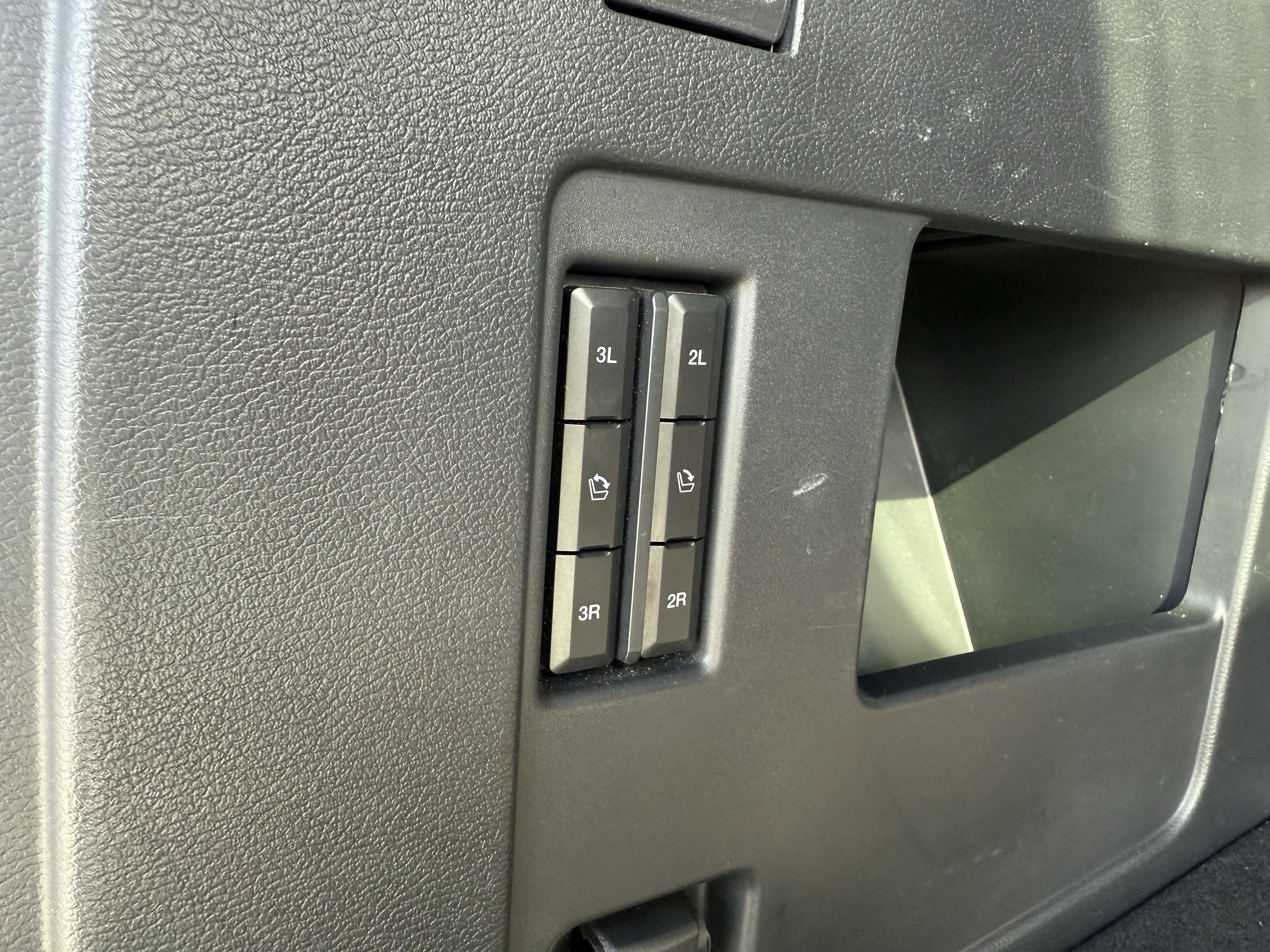 Used 2024 Ford Expedition Limited image 33