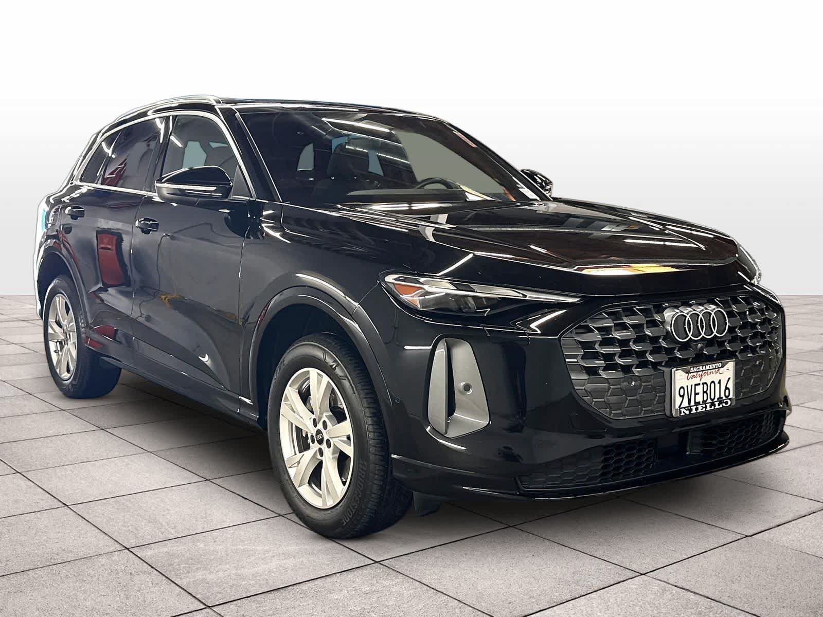 Certified 2025 Audi Q5 Premium AWD/4WD image 2