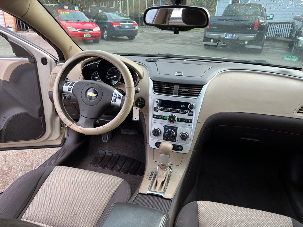 Used 2011 Chevrolet Malibu LS image 24